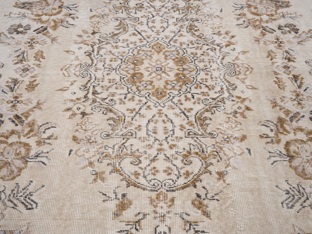 8140, Turkish Isparta Area Rug