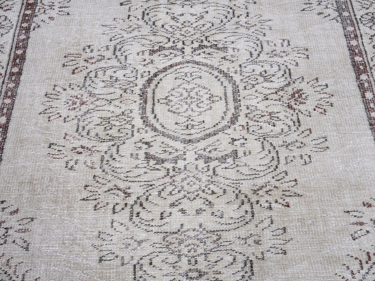 8184, Turkish Manisa Area Rug