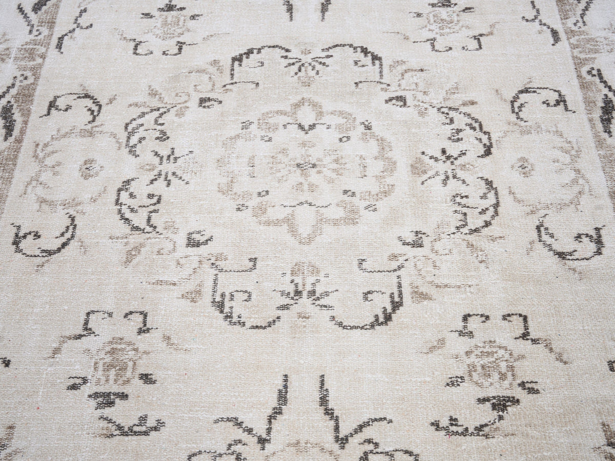 8192, Turkish Manisa Area Rug