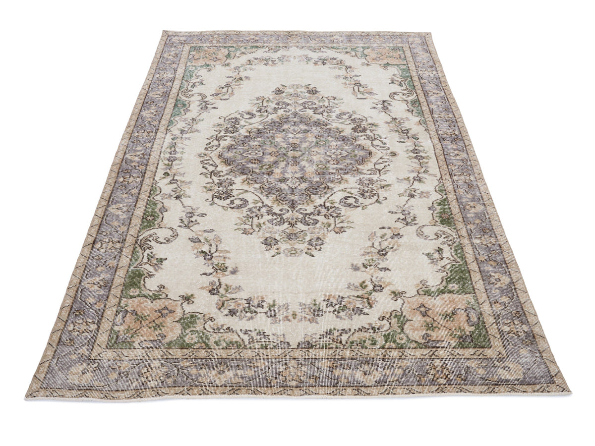 8062, Turkish Isparta Area Rug