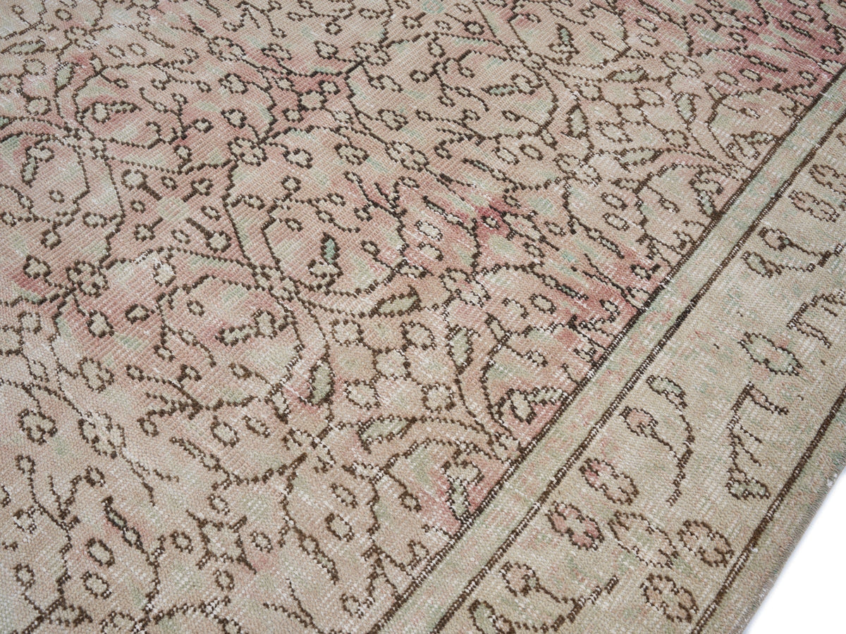 8028, Turkish Manisa Area Rug
