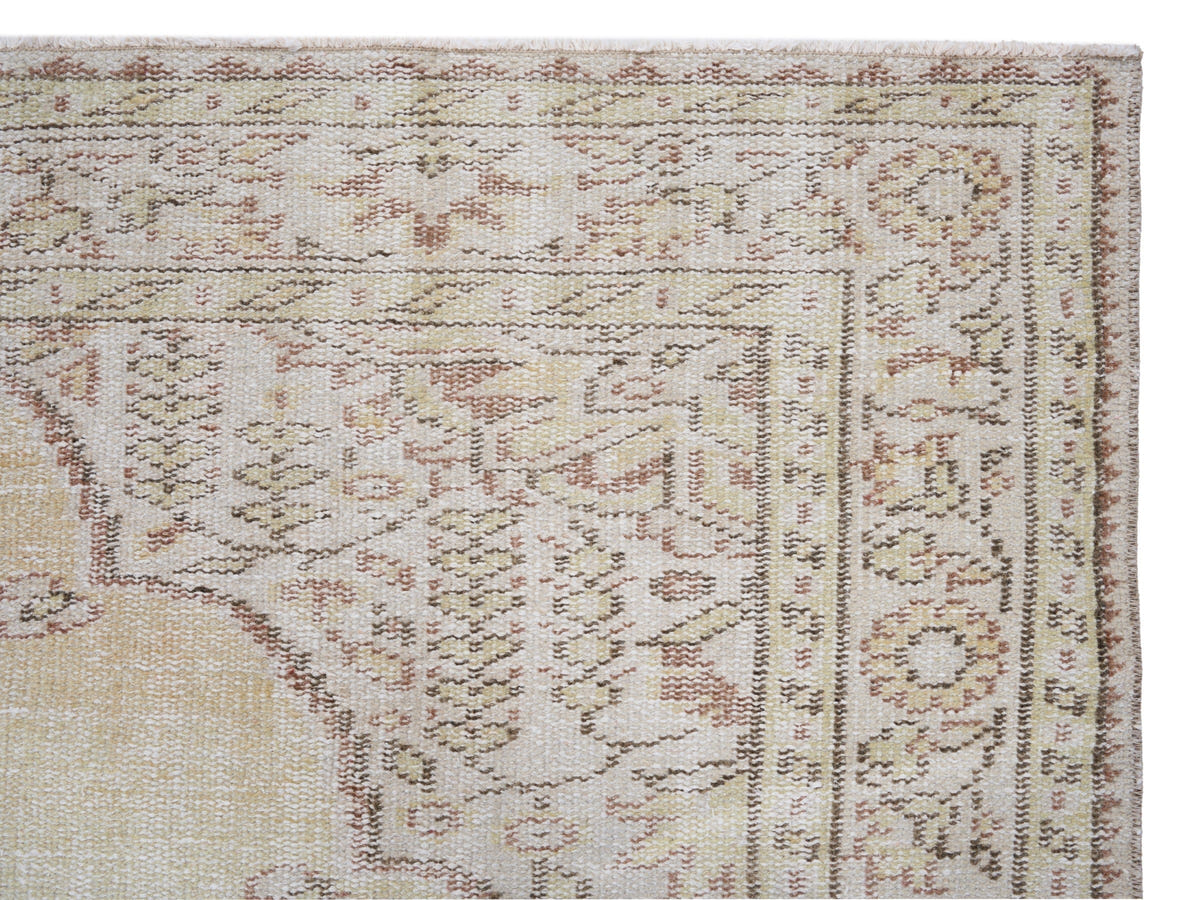 8128, Turkish Manisa Area Rug