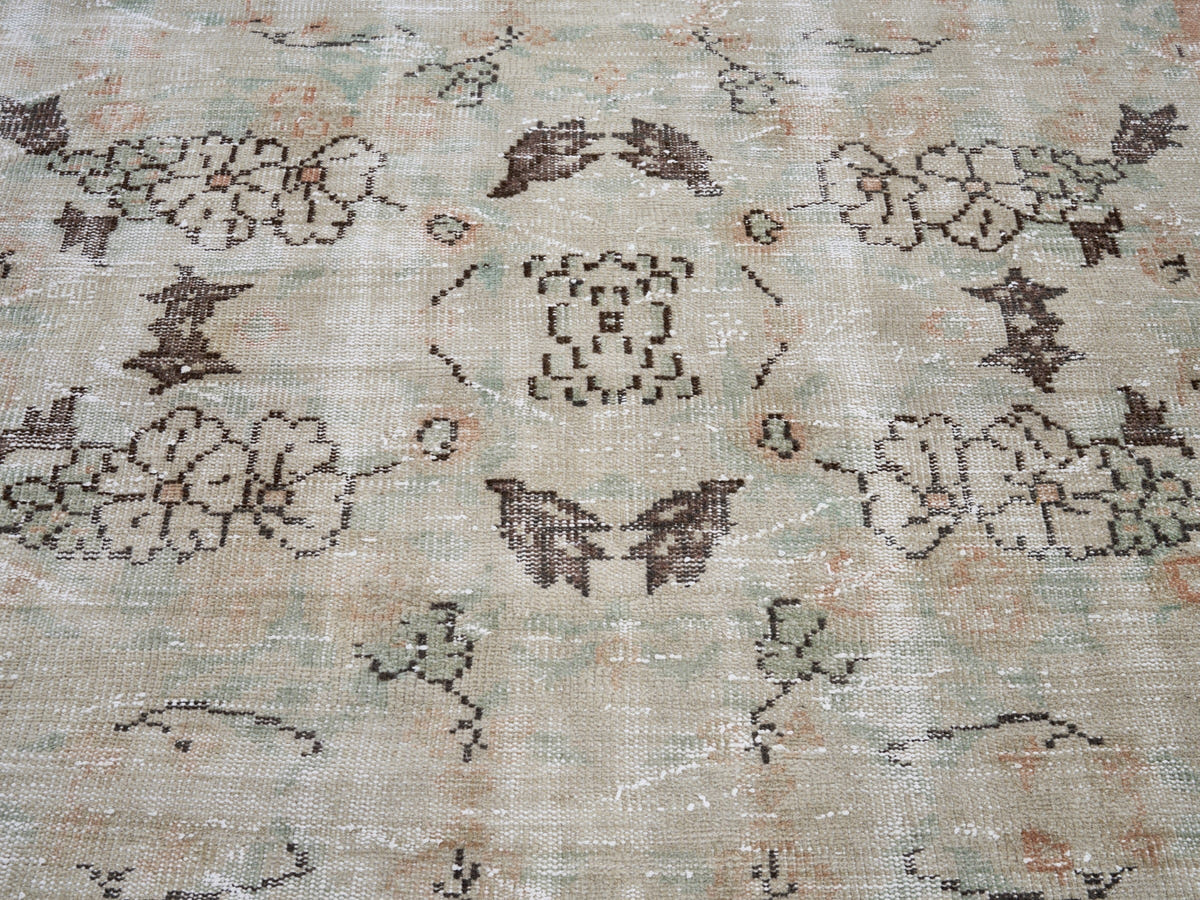 8011, Turkish Manisa Area Rug
