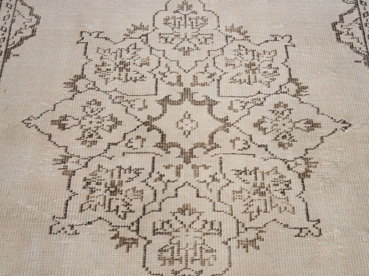 8178, Turkish Manisa Area Rug