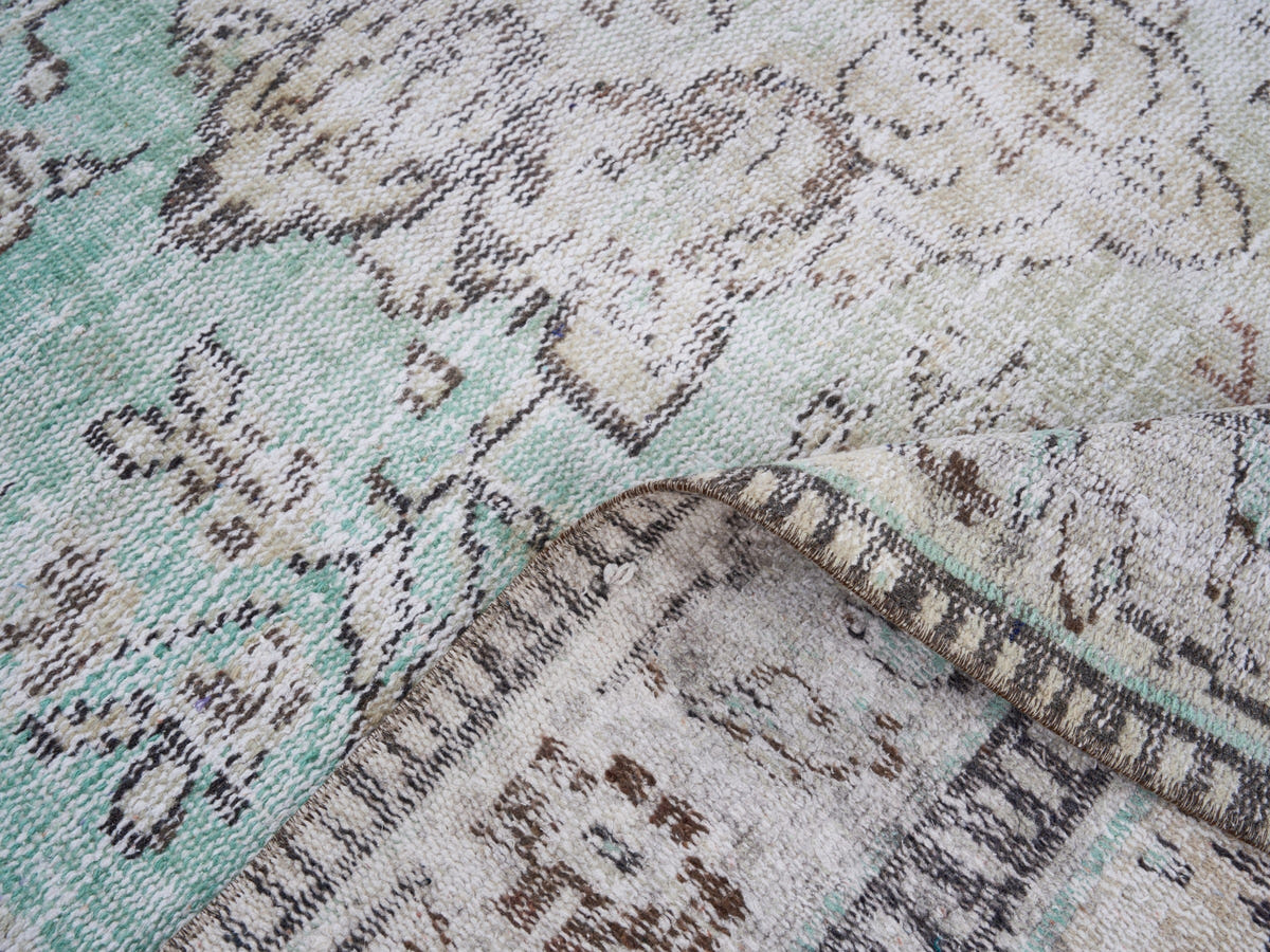 8152, Turkish Manisa Area Rug