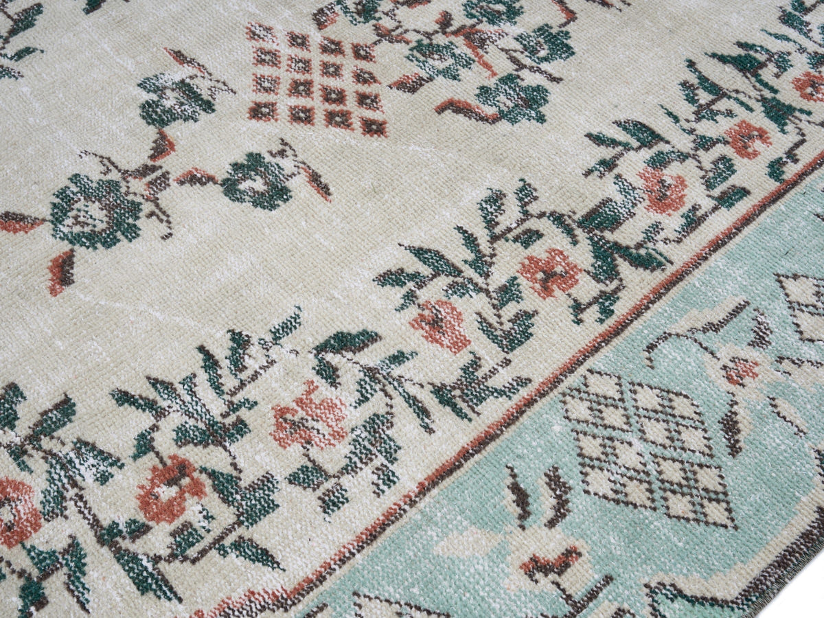 8061, Turkish Manisa Area Rug