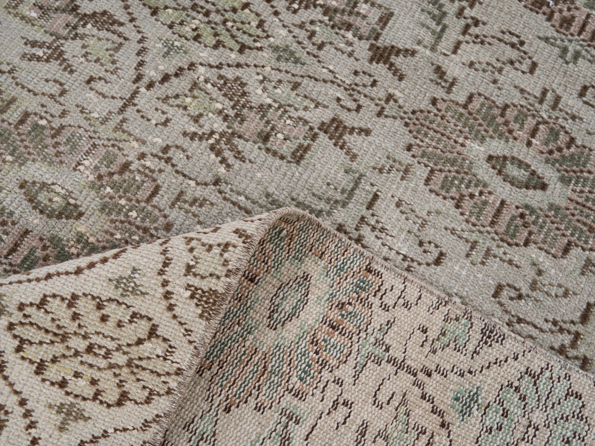 8018, Turkish Manisa Area Rug