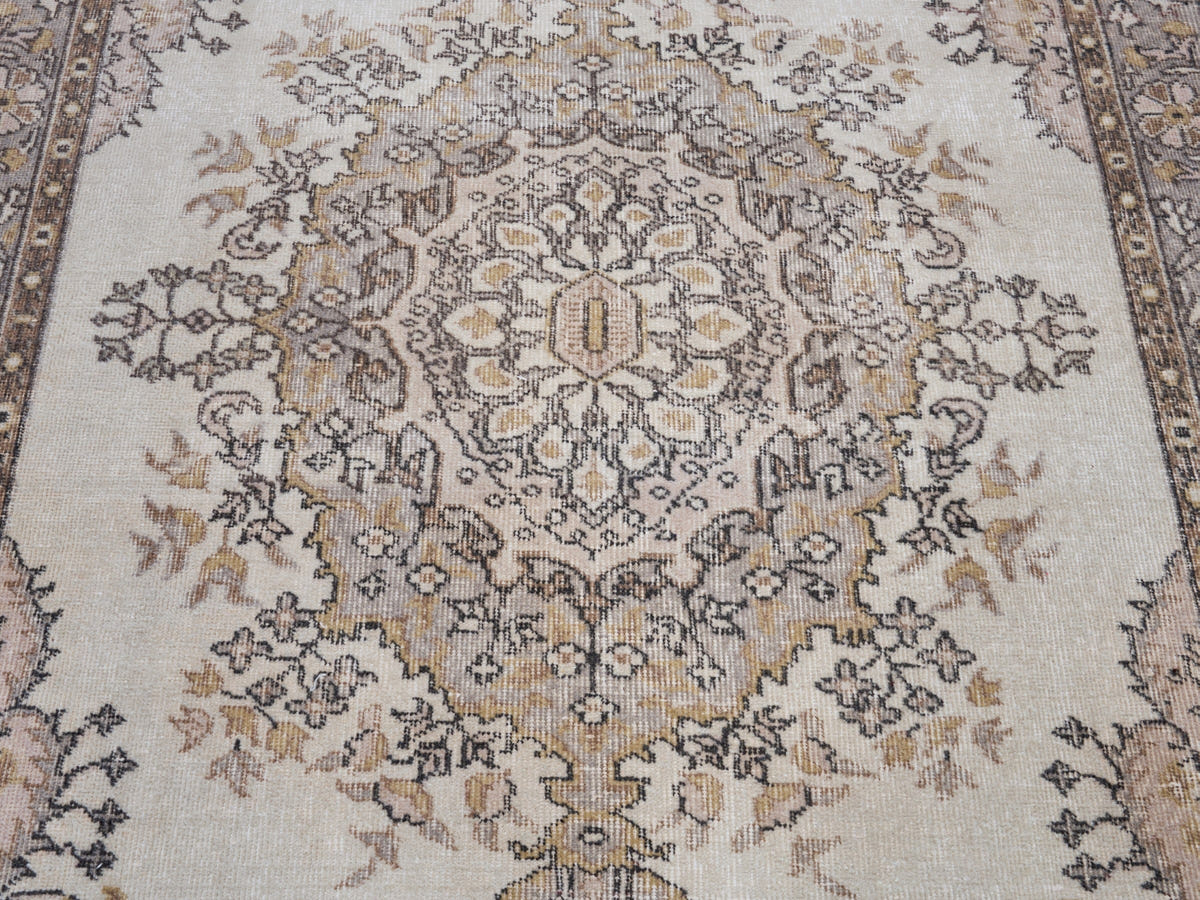 8296, Turkish Isparta Area Rug