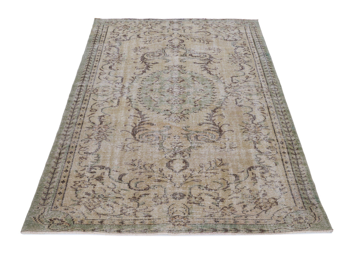 8016, Turkish Manisa Area Rug