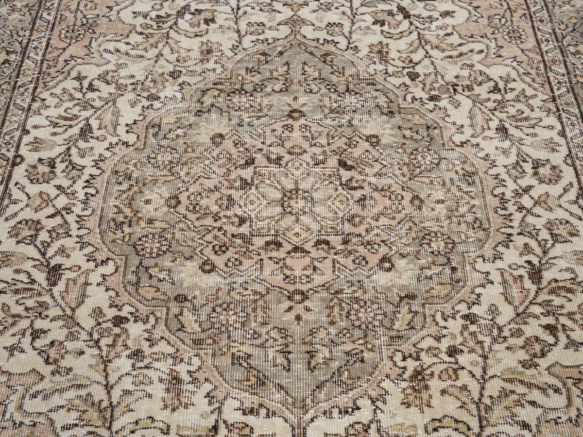8232, Turkish Isparta Area Rug