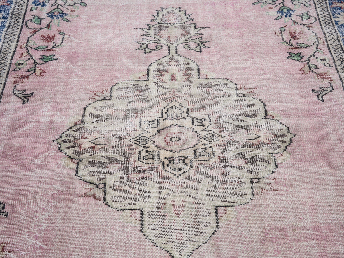 8264, Turkish Manisa Area Rug
