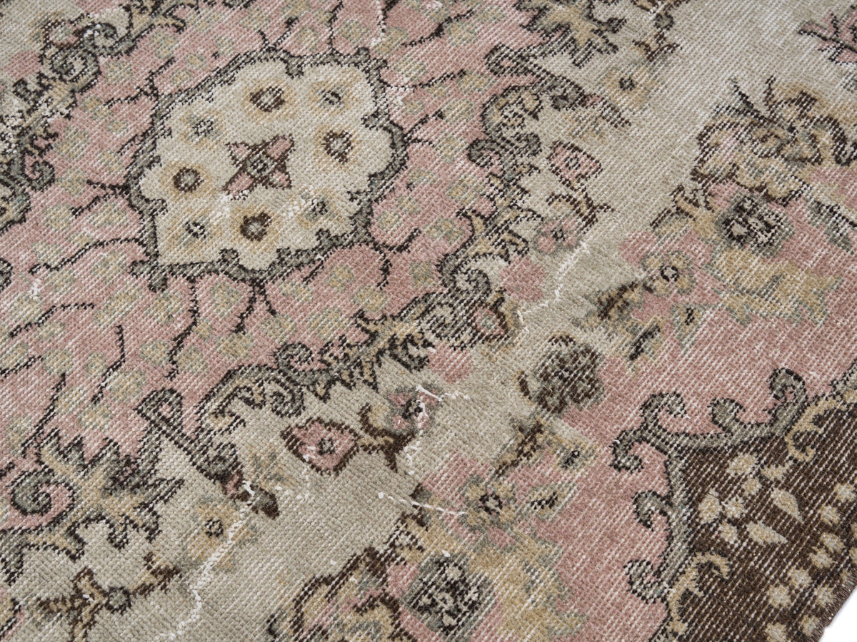 8206, Turkish Isparta Area Rug
