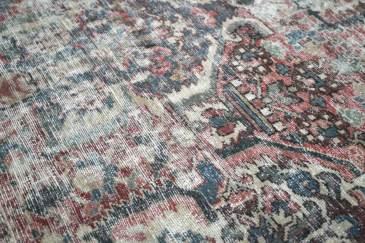 10001, Persian Bakhtiari Oversized Rug