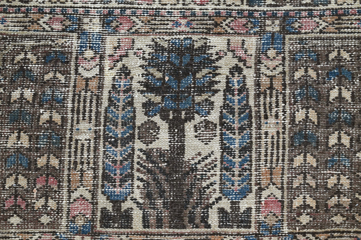 10002, Persian Bakhtiari Oversized Rug