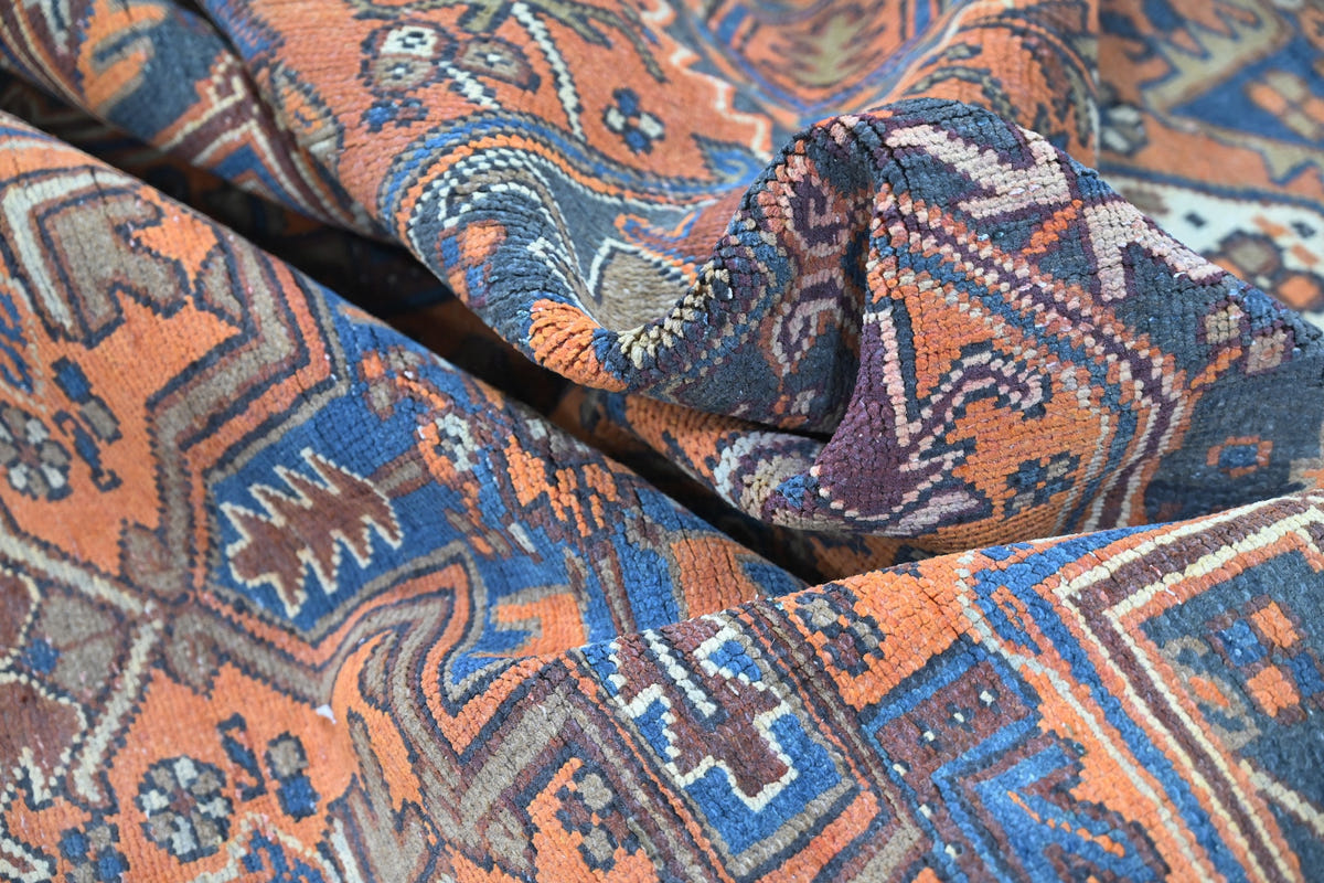 10012, Persian Heriz Area Rug