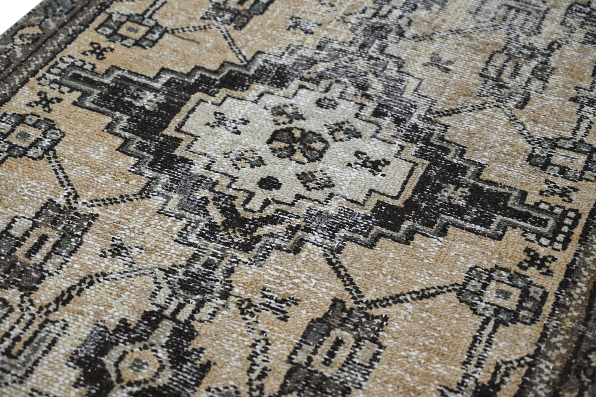 10022, Persian Ferdos Area Rug