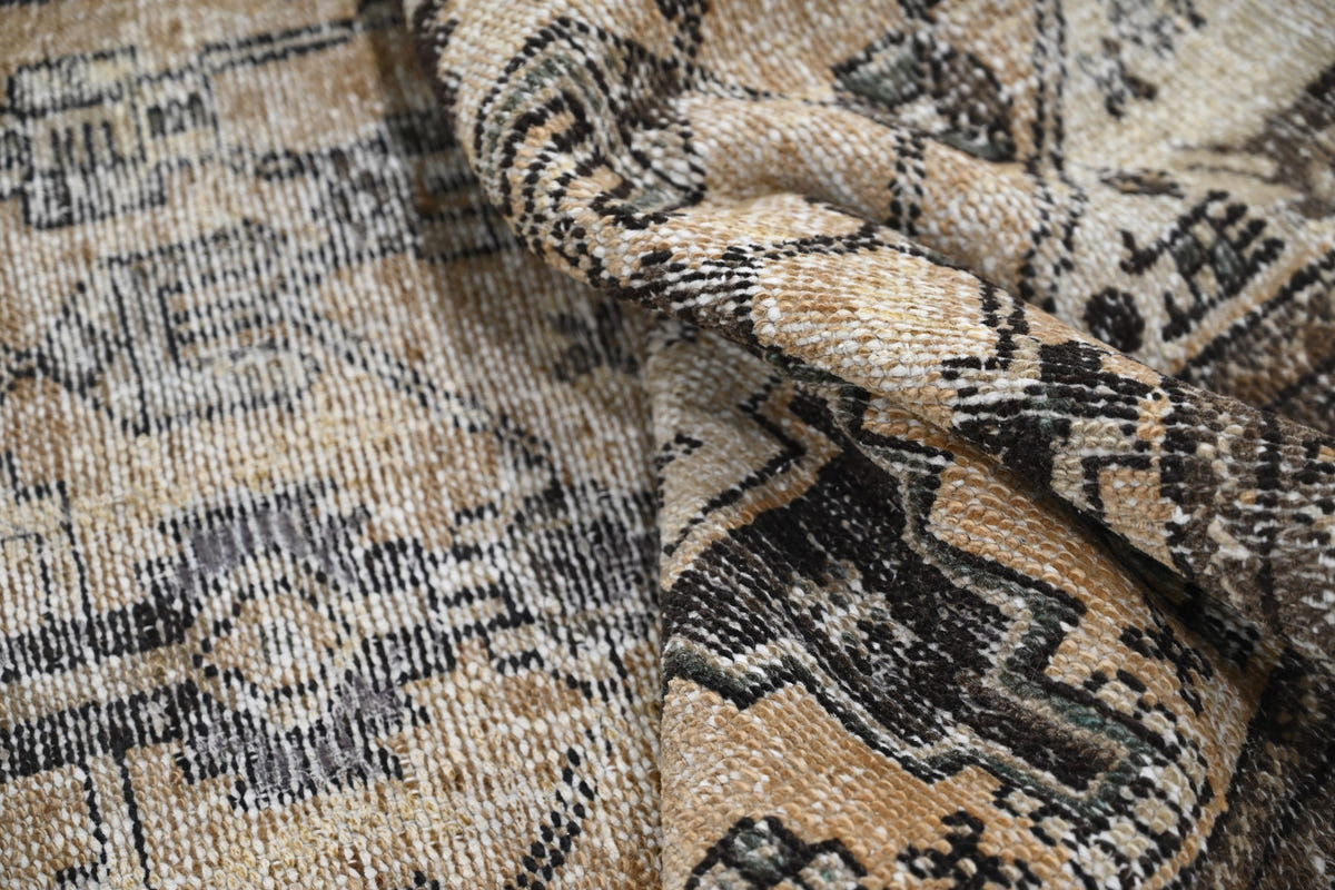 10022, Persian Ferdos Area Rug