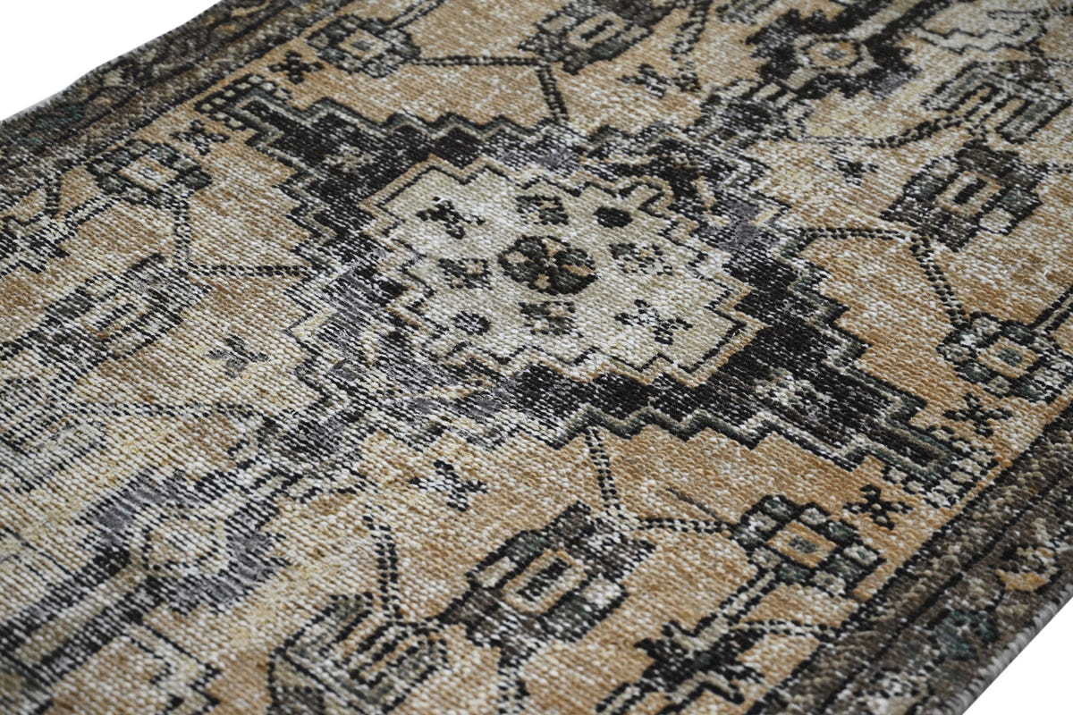 10022, Persian Ferdos Area Rug