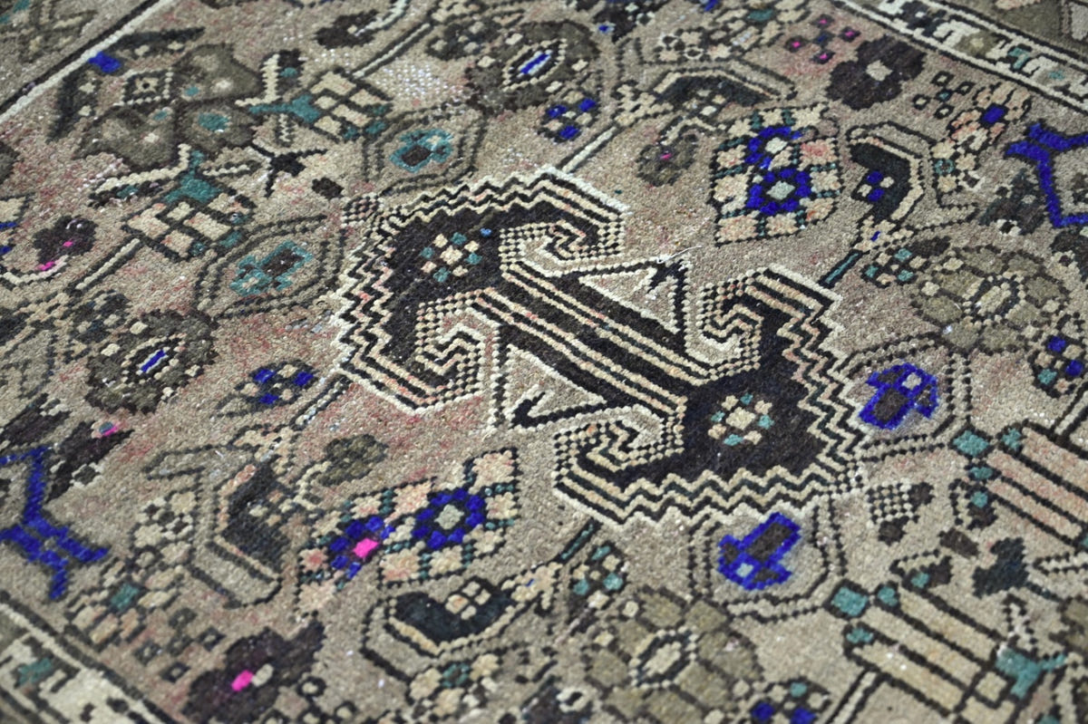 10026, Persian Shiraz Runner Rug