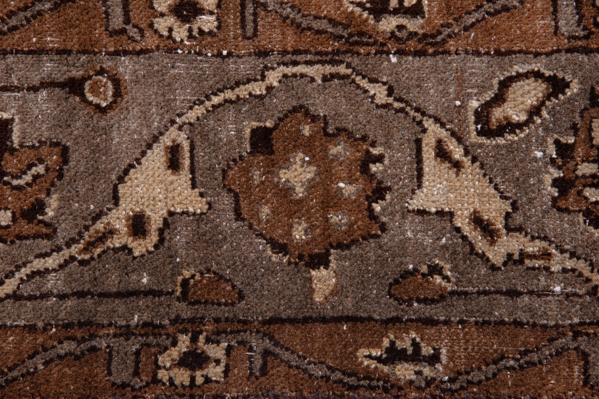1005, Persian Kashan Area Rug