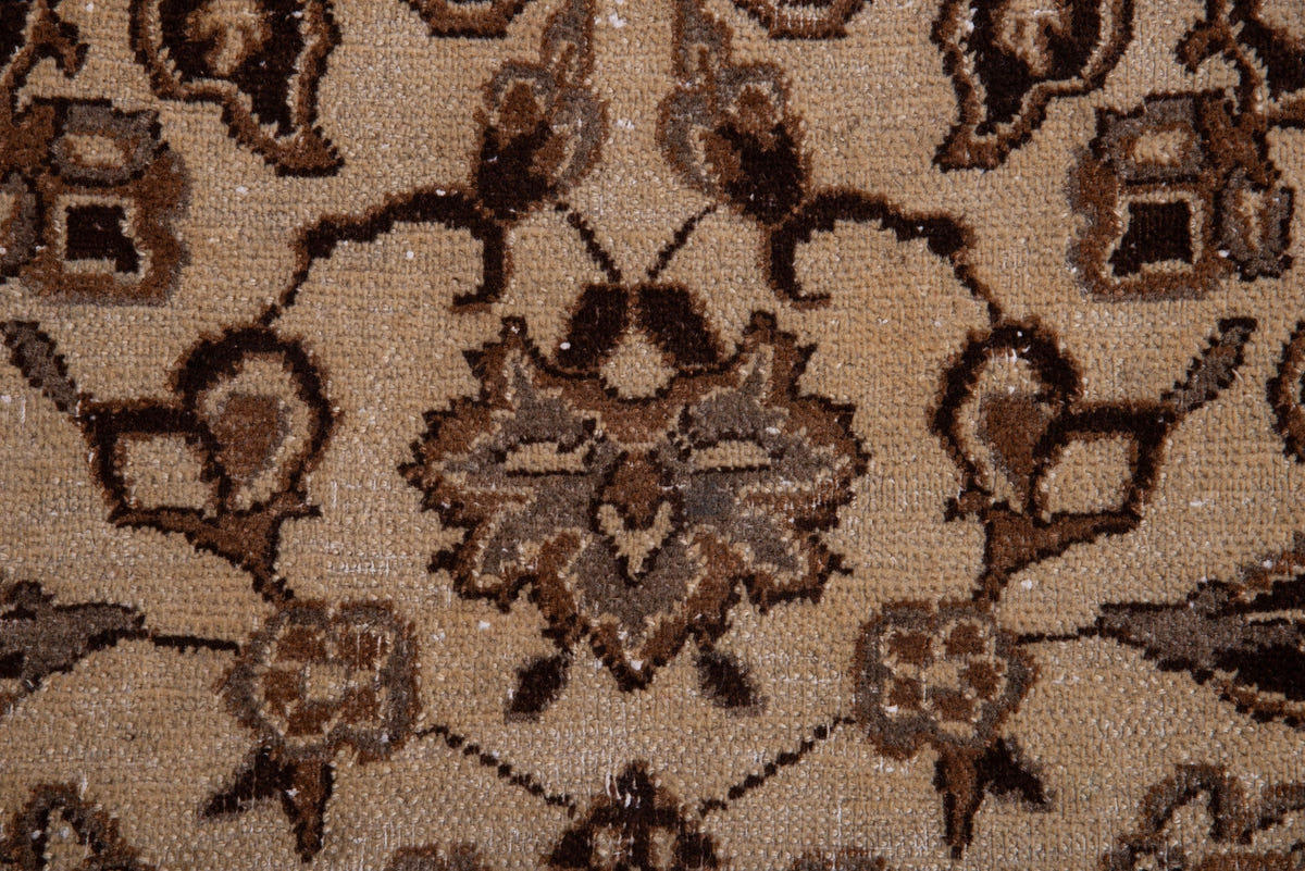 1005, Persian Kashan Area Rug