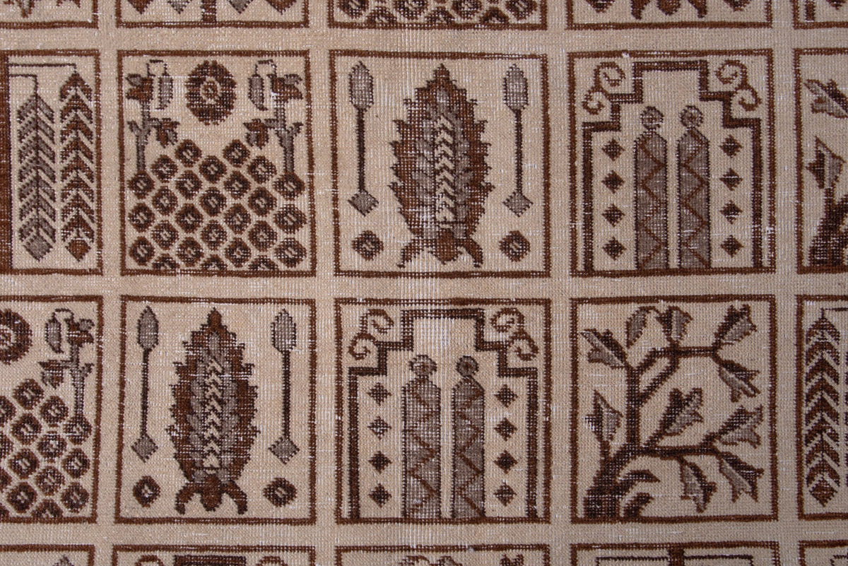 1465, Persian Ferdos Oversized Rug