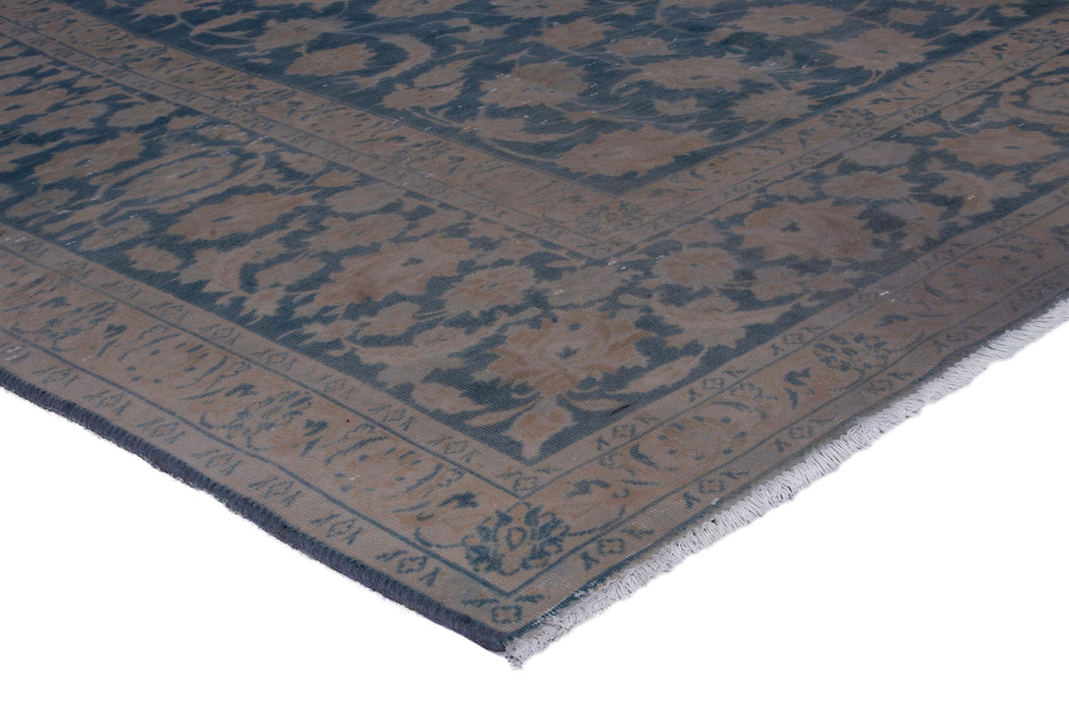1661, Persian Kashan Oversized Rug