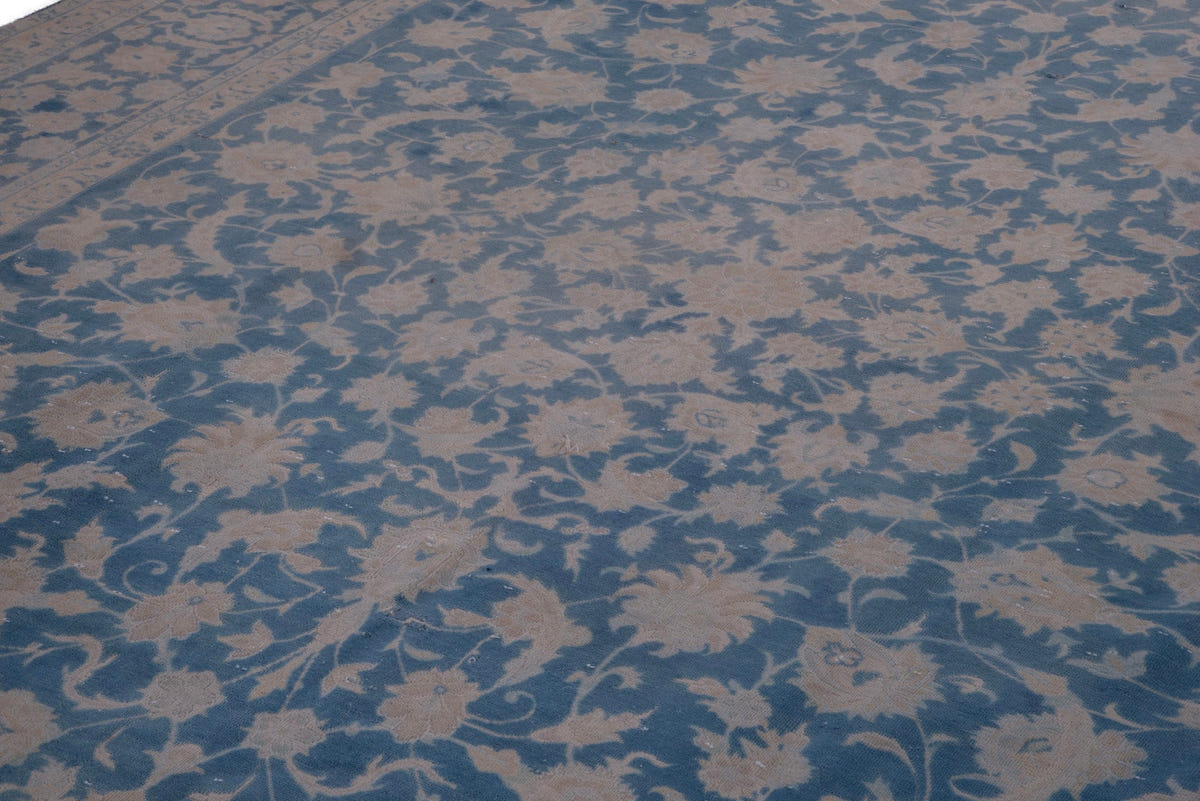 1661, Persian Kashan Oversized Rug