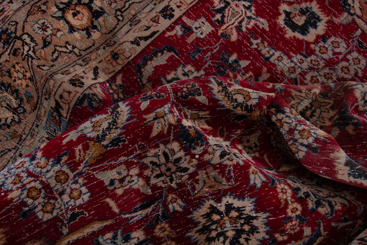 1669, Persian Nain Area Rug