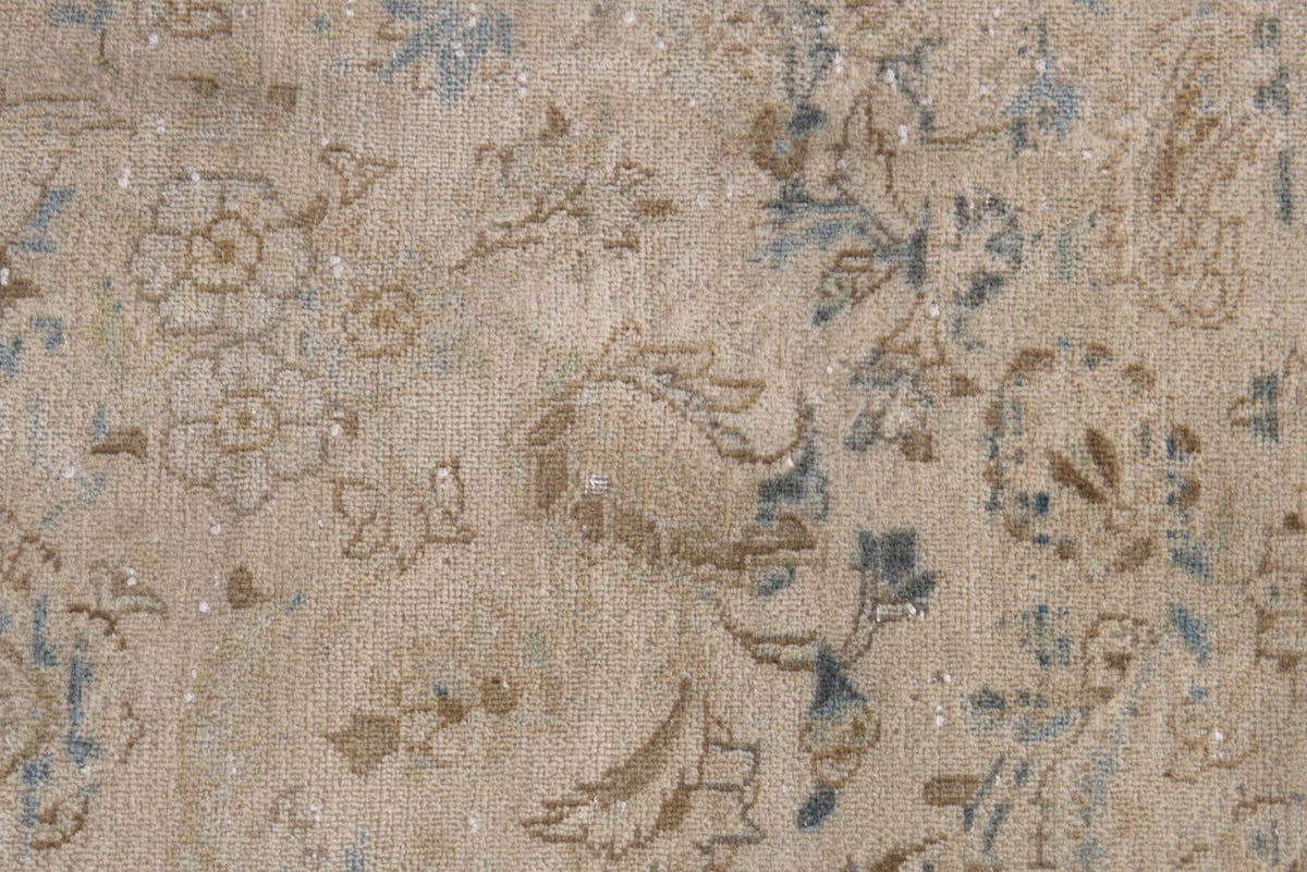 2502, Persian Kashan Area Rug