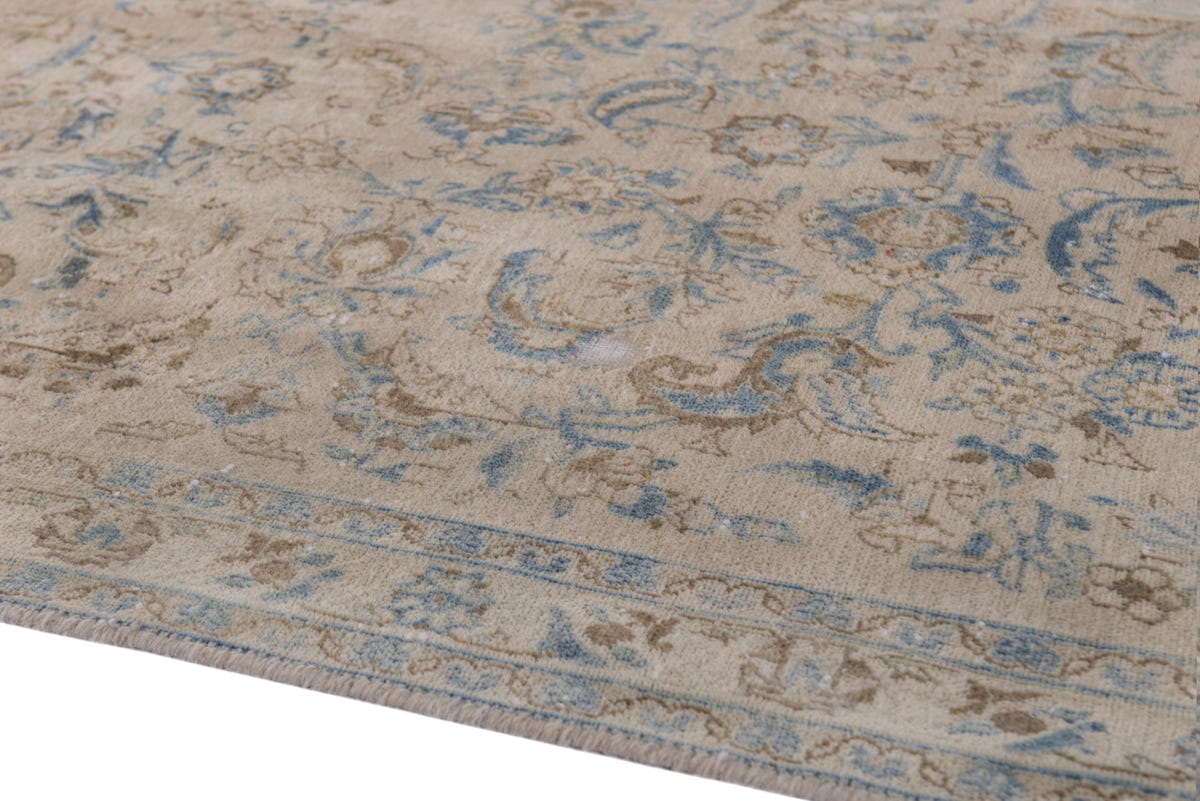 2502, Persian Kashan Area Rug