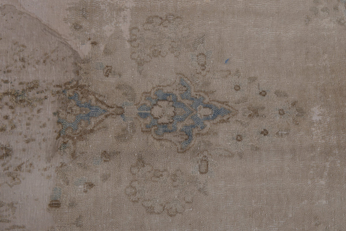 2553, Persian Kerman Oversized Rug