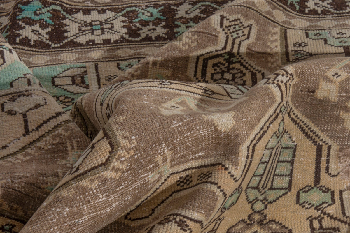 3338, Persian Bakhtiari Area Rug