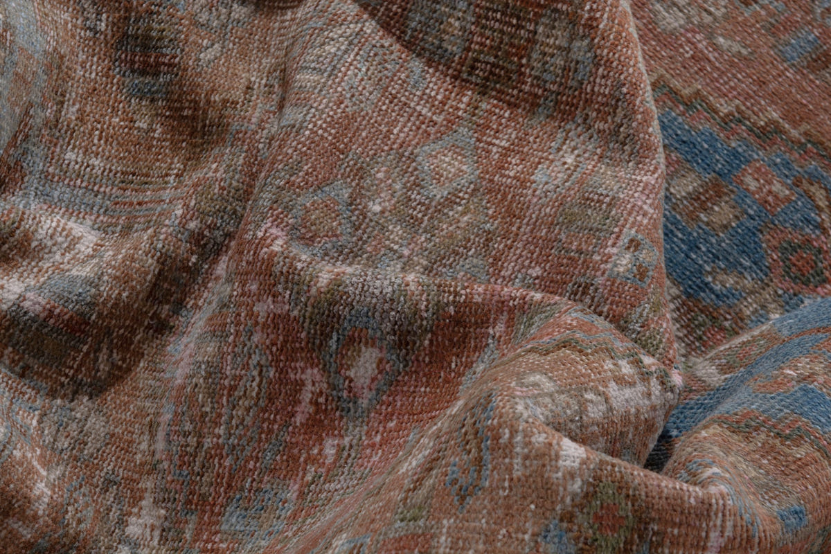 3342, Persian Shiraz Area Rug