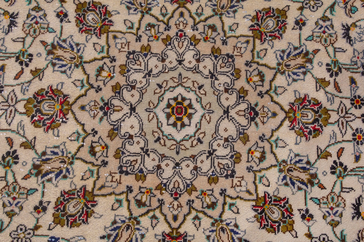 3524, Persian Kashan Area Rug
