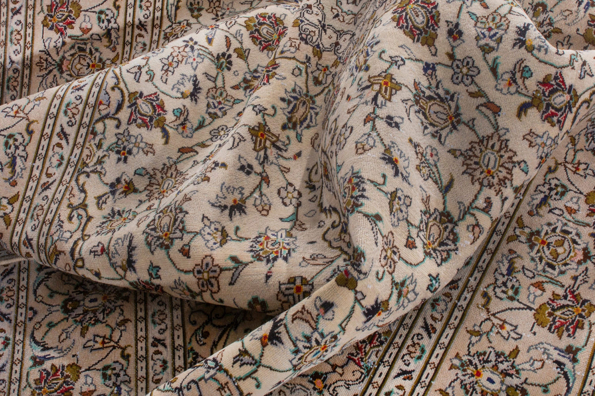3524, Persian Kashan Area Rug