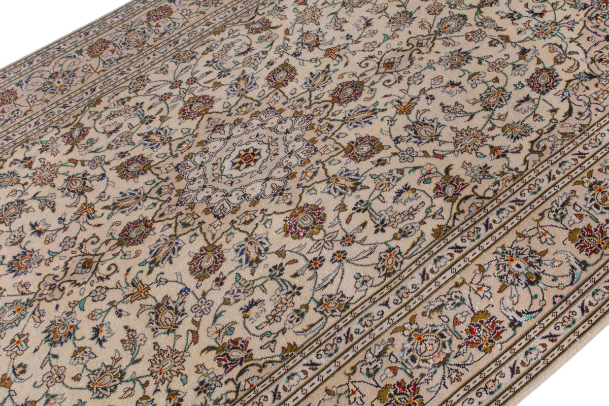 3524, Persian Kashan Area Rug