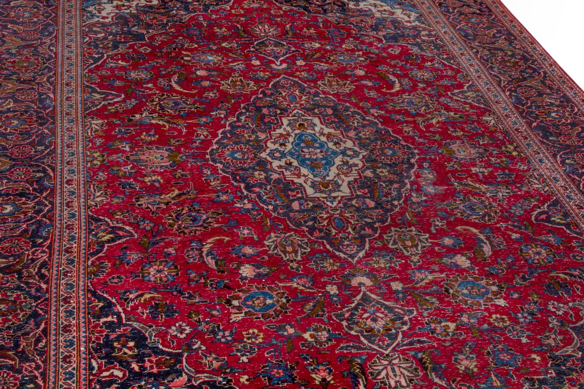 3527, Persian Kashan Area Rug