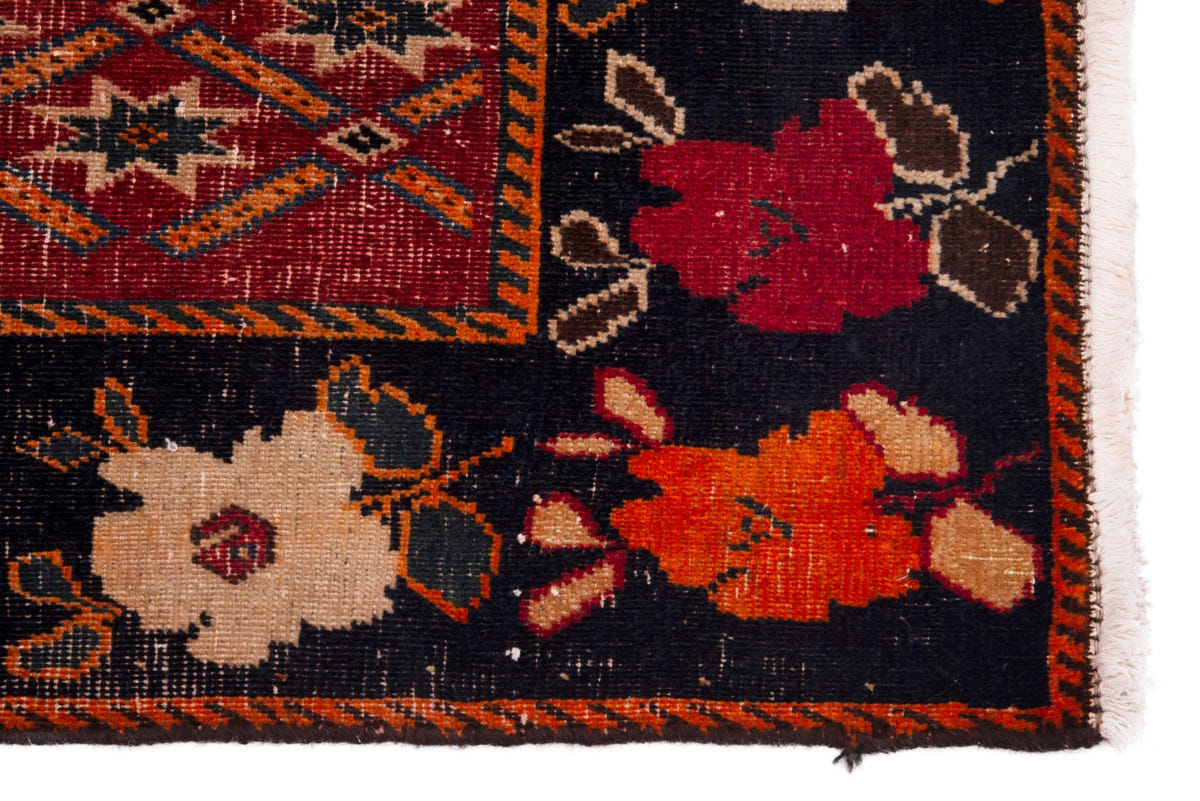 3686, Persian Shiraz Area Rug