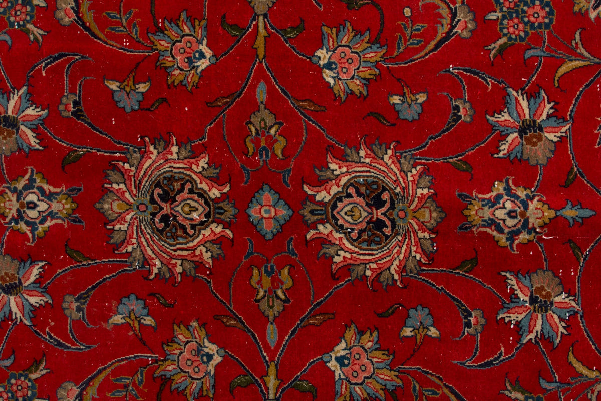 3905, Persian Sarouk Oversized Rug