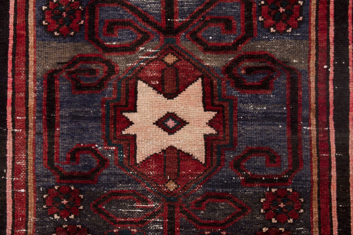 3916, Persian Zanjan Area Rug