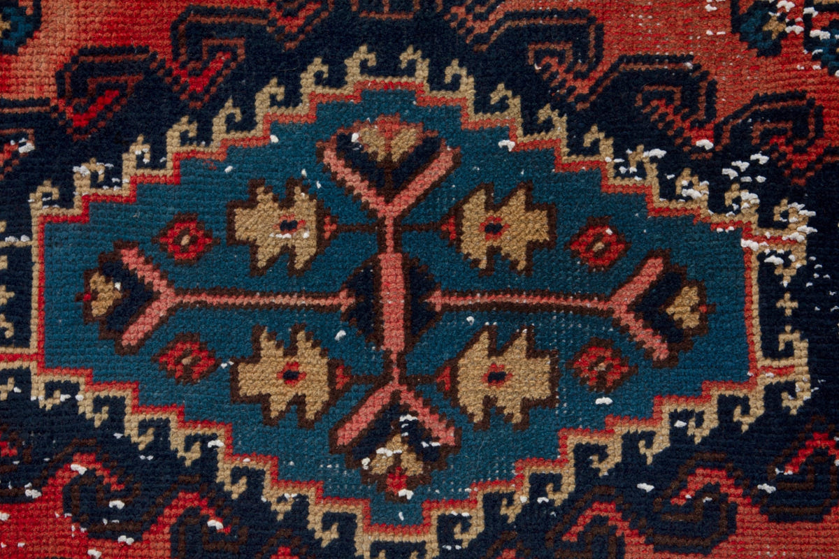 3981, Persian Vist Runner Rug