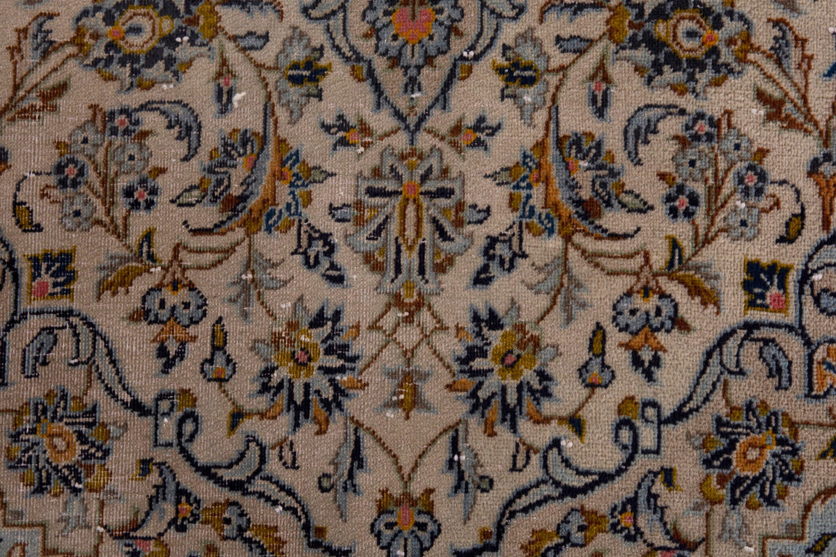 4269, Persian Kashan Area Rug