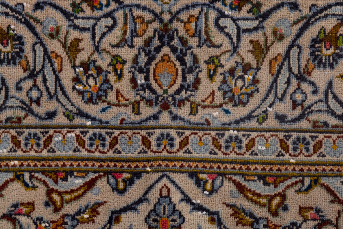 4269, Persian Kashan Area Rug
