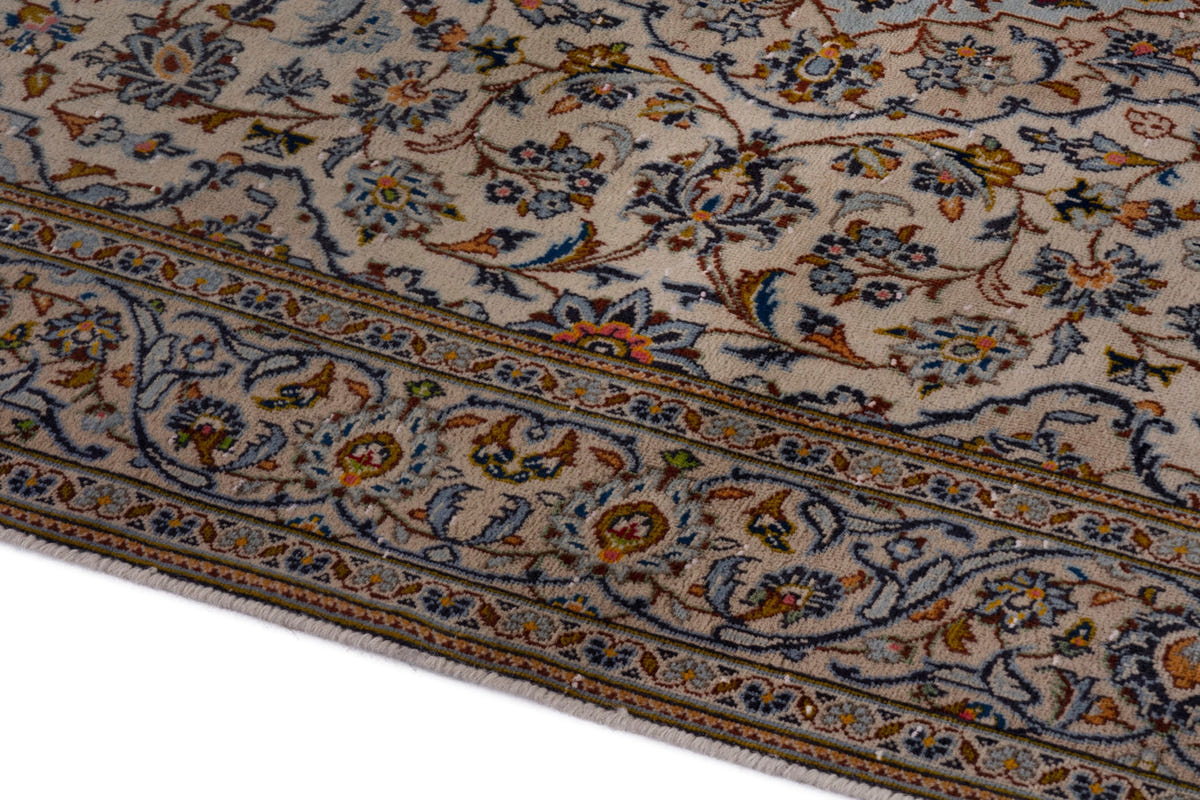 4269, Persian Kashan Area Rug