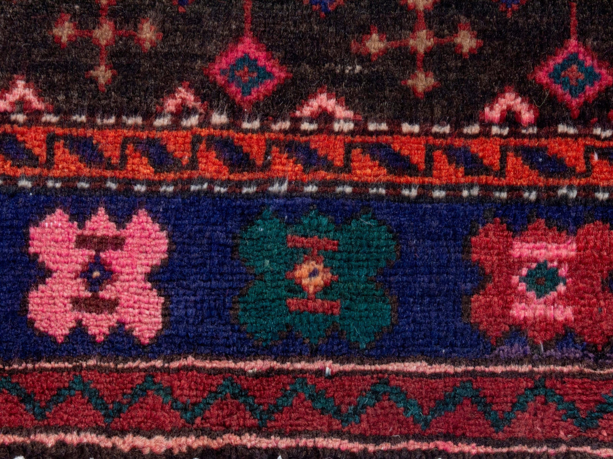 4332, Persian Hamadan Area Rug