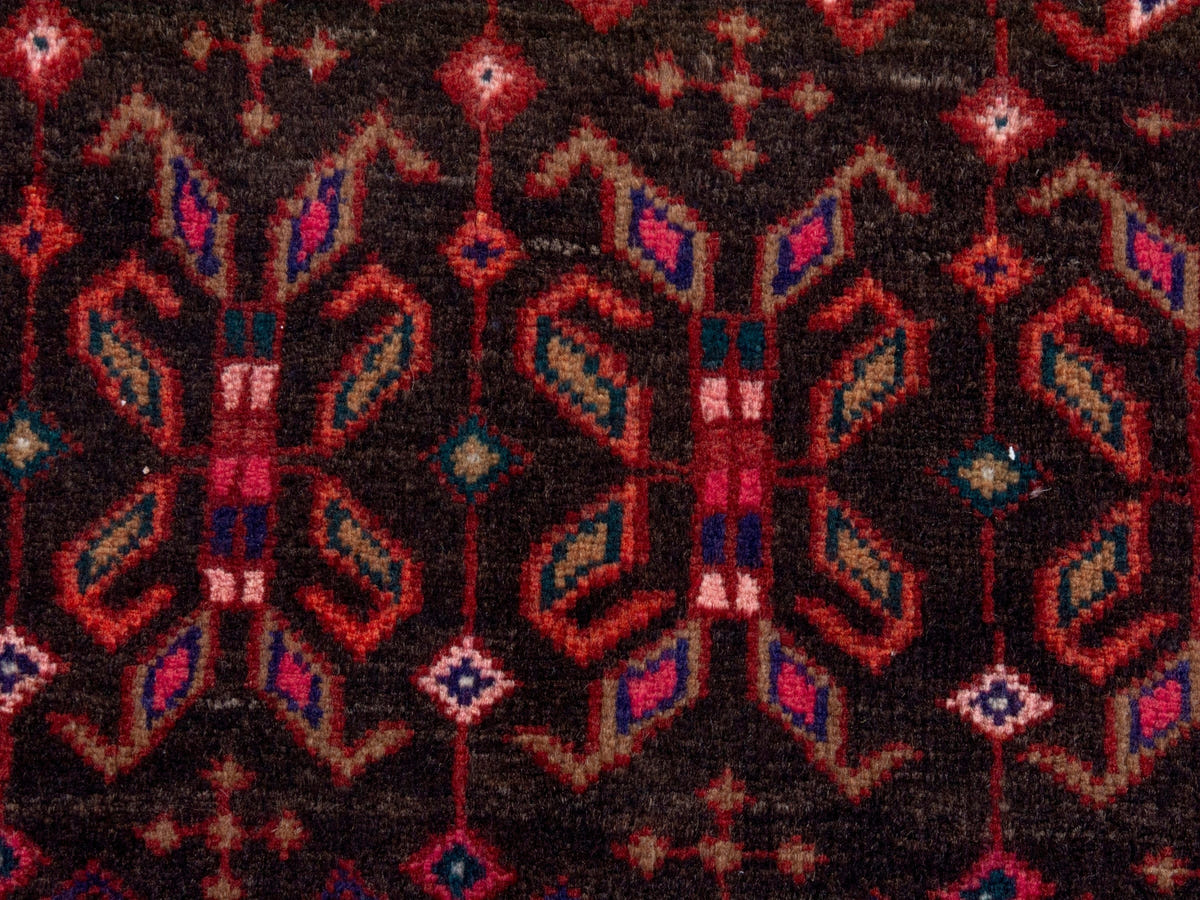 4332, Persian Hamadan Area Rug