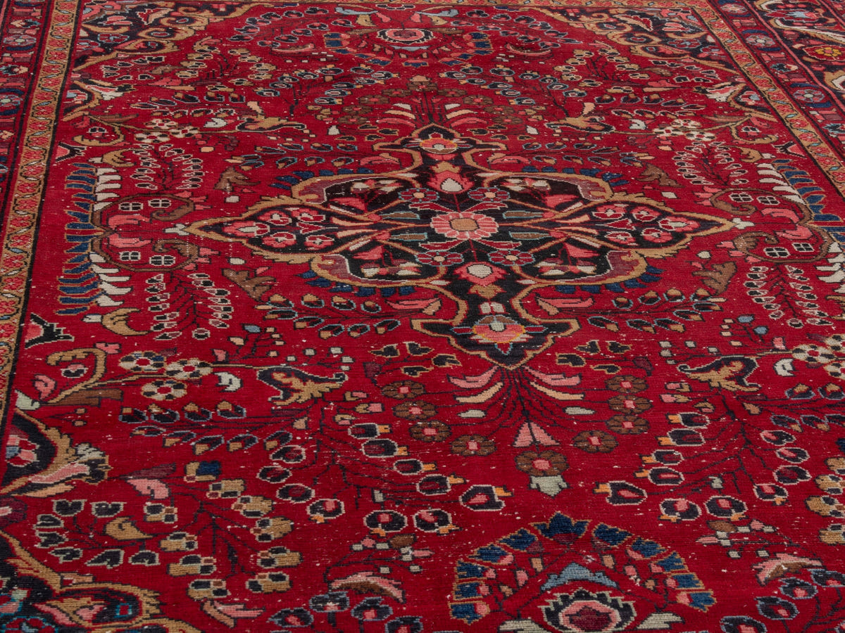 4444, Persian Lilihan Oversized Rug