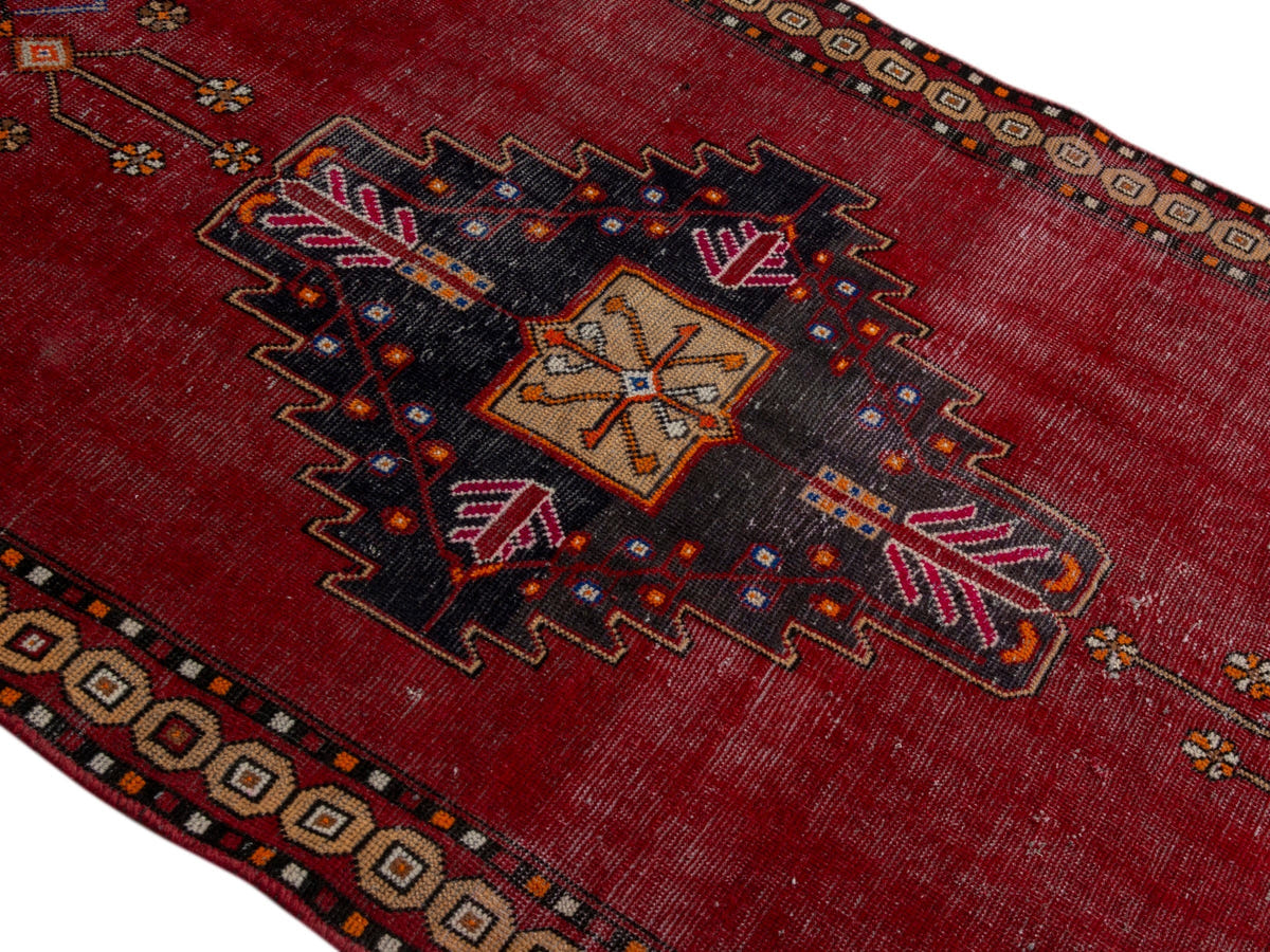 4668, Persian Ferdos Area Rug