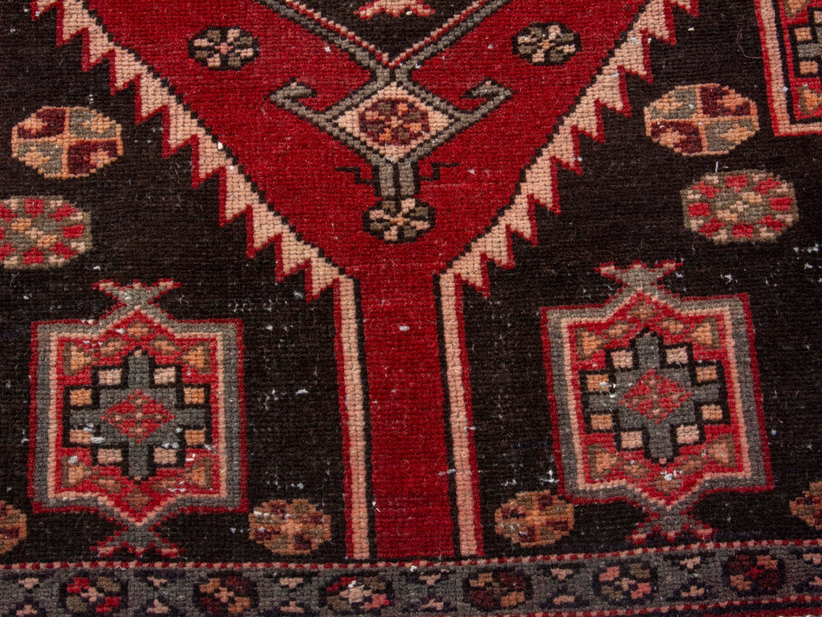 4675, Persian Saveh Area Rug
